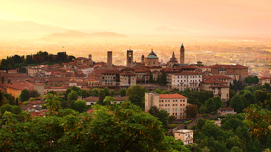 Thành phố quyến rũ Bergamo, Lombardy, Italy