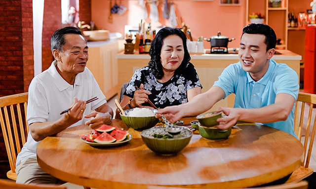 Phong tục mời cơm của người Việt